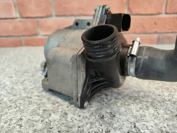 Elektrisk vattenpump BMW F10 F01 F07 F06 F25 F26 E70 N55 7632426 image 5