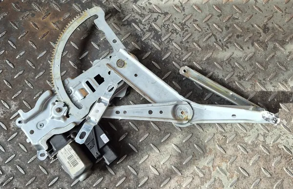 Regulador de janela elétrico esquerdo dianteiro Opel Corsa C 3D OEM 13173073 image 3