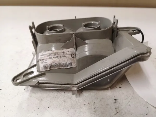 Lámpara de maletero izquierda CITROËN C6 25620462 image 3