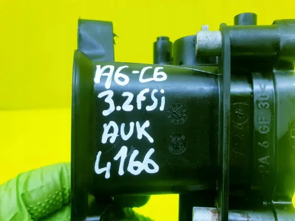 Audi A6 C6 Imusarja OEM 06E133110H image 8
