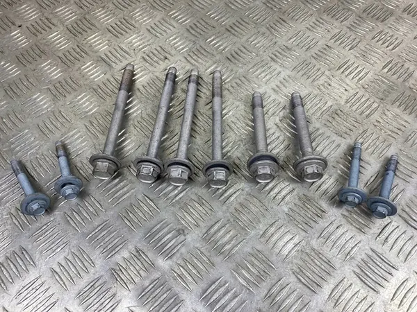 2022 Jeep Grand Cherokee WL Boulon excentrique avant FOB31488 image 1