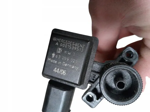 MERCEDES CLK CLS C-KLASA E-KLASA SPRINTER CAPTEUR FILTRE À CARBURANT OEM image 3