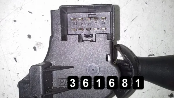 Ford Focus Schakelaar OEM AM-361681 - Gebruikt Onderdeel image 5