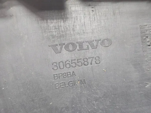 Volvo V50 S40 Frontstoßstangenverkleidung OEM 30655878 image 6