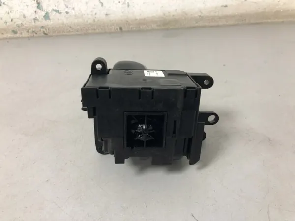 BMW 5 F10 Pookknop OEM 61319291529 2010-2017 image 7