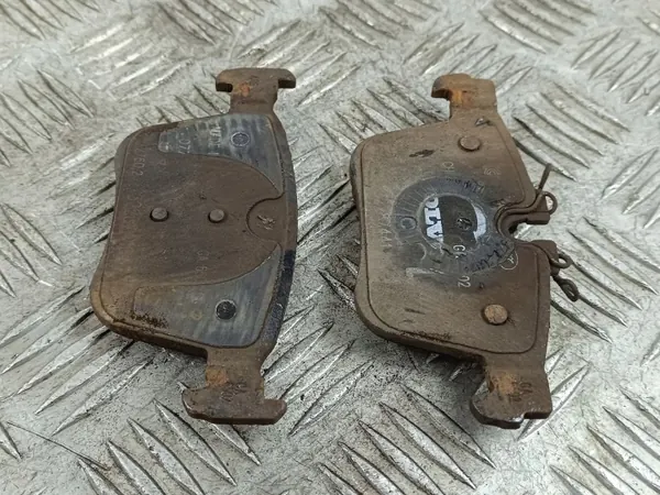 Plaquettes de frein arrière Polestar 2 OEM FOB40559 image 3