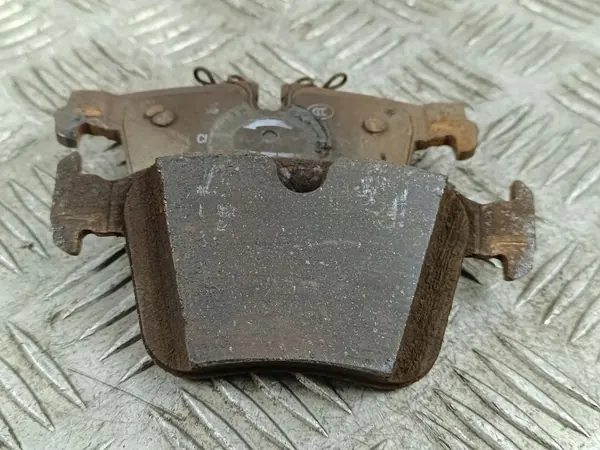 Plaquettes de frein arrière Polestar 2 OEM FOB40559 image 4