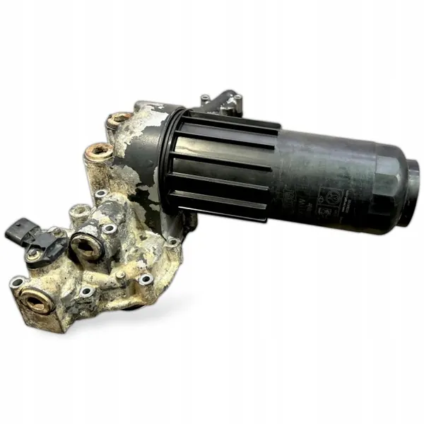 Iveco Oljefilterfäste OEM 504180635 - Begagnad image 3