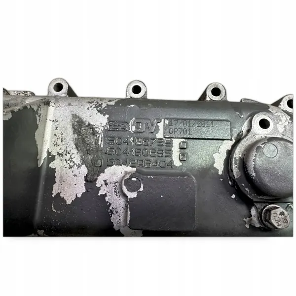 Iveco Oljefilterfäste OEM 504180635 - Begagnad image 7