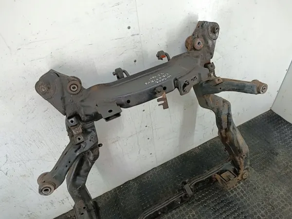 Etupalkki OEM WÓZEK,TRAWERS Kia Opirus 3.5 V6 image 3