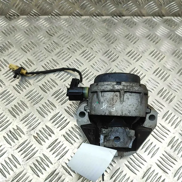 AUDI A6 4G C7 LIFT 2.0 TDI Moottorin Kiinnike 4G0199381NE image 2