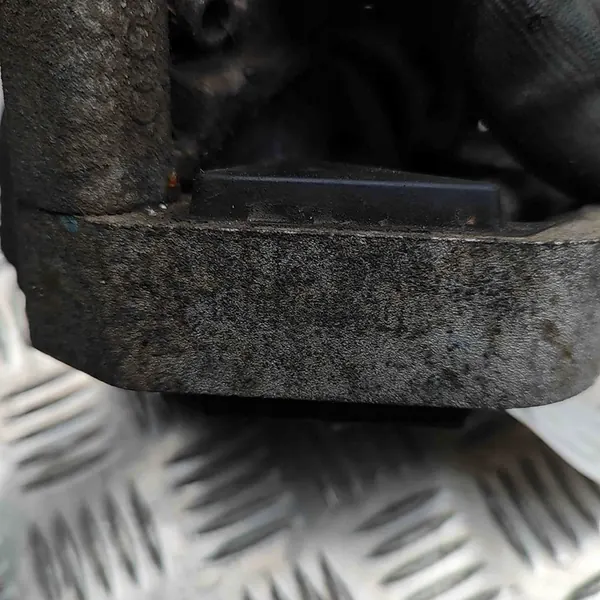 AUDI A6 4G C7 LIFT 2.0 TDI Moottorin Kiinnike 4G0199381NE image 6