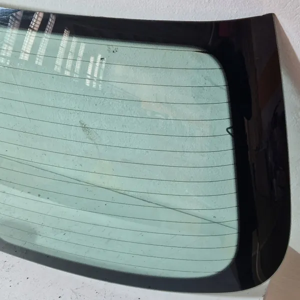 Vitre arrière OEM 43R004584 pour Volkswagen Passat B5 image 4