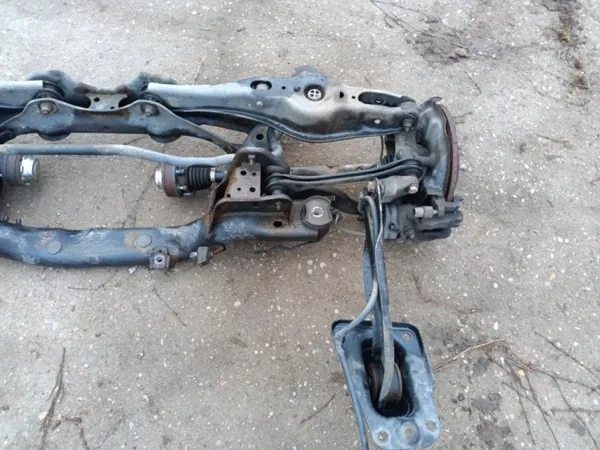 OEM Wrakowisko-18515- Hinterachsschwinge Gebraucht image 3