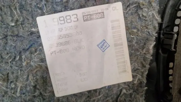 Garniture coffre gauche Fiat 500L OEM 07355853600 image 8