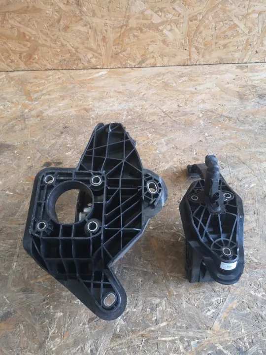AUDI A1 8X OEM poljinsarja - Kaasu, Jarru, Kytkin image 5