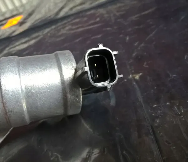 Ford OE Tyhjäkäyntiventtiili 1S7G-9F715 image 10