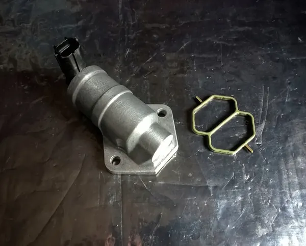 Ford OE Tyhjäkäyntiventtiili 1S7G-9F715 image 2