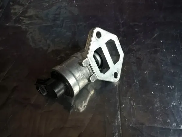 Ford OE Tyhjäkäyntiventtiili 1S7G-9F715 image 7