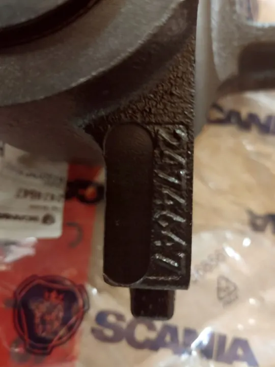 Suporte de mola Scania OEM 2474647 - Usado image 7