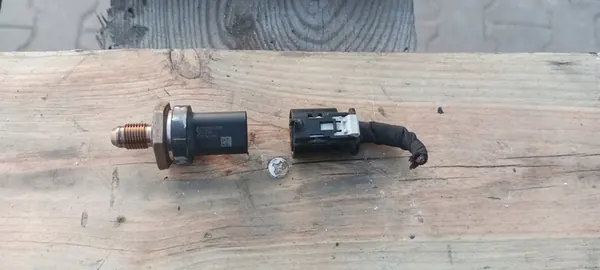 Capteur de pression de carburant Opel Astra K 1.4 Turbo 12672582 image 1