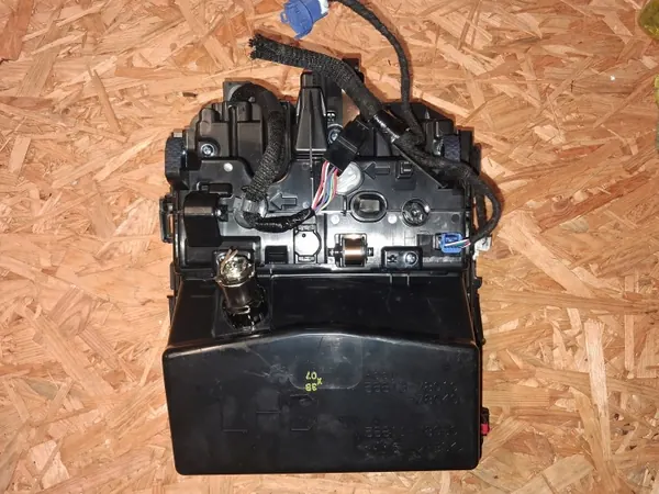 Bac de charge sans fil Lexus NX II OEM 5881178050 image 3