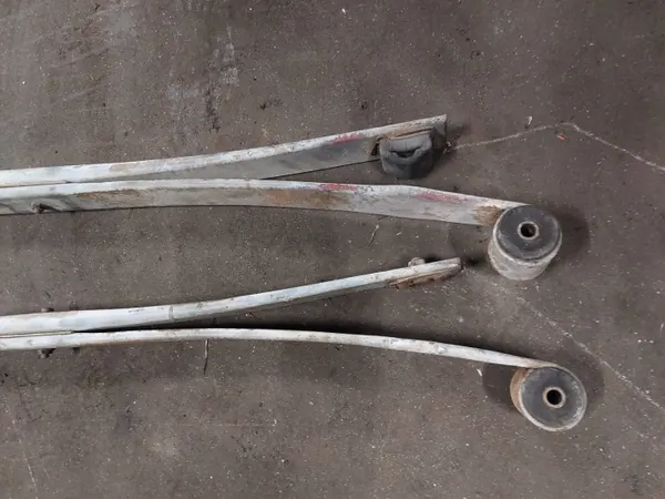 Lehtijousi taka OEM 2 PIÓROWY VW LT I:lle image 6