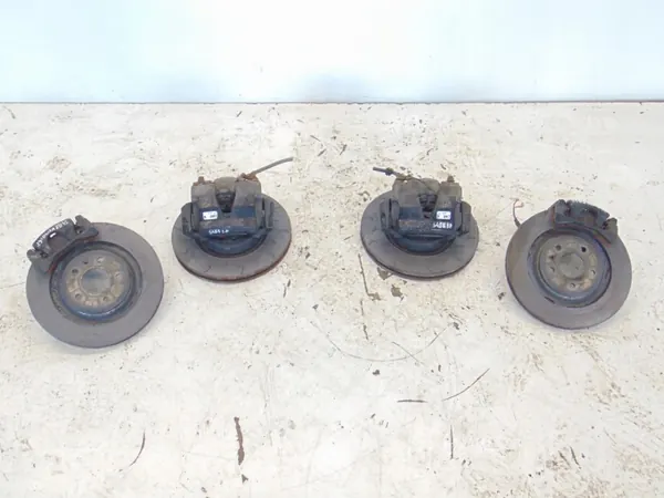 Jarrujousimet edessä Audi S4 S5 B8 OEM 15846216977 image 2