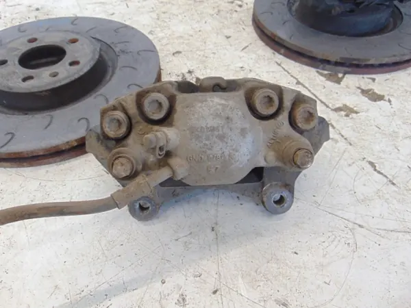 Jarrujousimet edessä Audi S4 S5 B8 OEM 15846216977 image 8