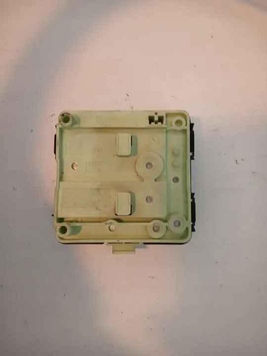 BMW 8387547 Batteripropplåda - Begagnad OEM-del image 3