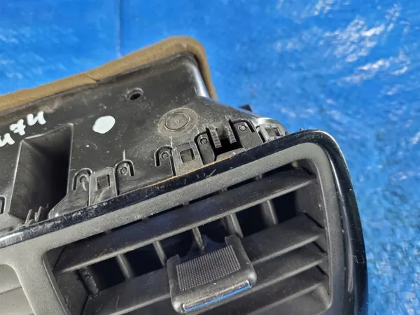 Opel Meriva B mittluftgallergaller OEM 13262802 image 10