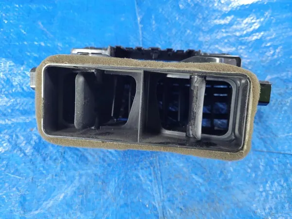 Opel Meriva B mittluftgallergaller OEM 13262802 image 5