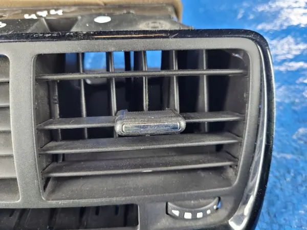 Opel Meriva B mittluftgallergaller OEM 13262802 image 7