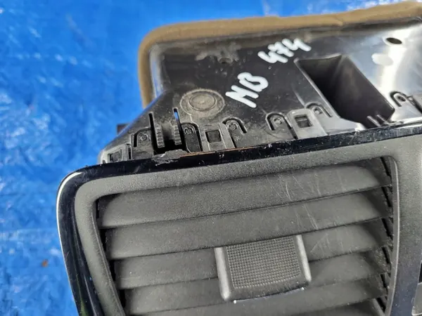 Opel Meriva B mittluftgallergaller OEM 13262802 image 9
