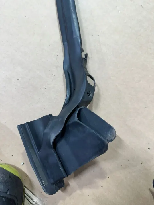 Junta de maletero OEM A2307500098 para Mercedes SL R230 image 3