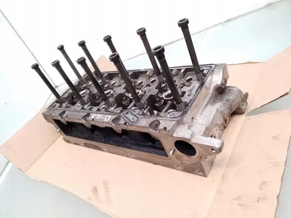 Culata de motor usada OEM 04L103373E Audi A4 B9 image 2