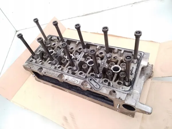 Culata de motor usada OEM 04L103373E Audi A4 B9 image 6