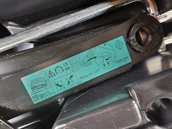 Renault Captur Trekhaakset OEM 995040911R 995502180R image 5