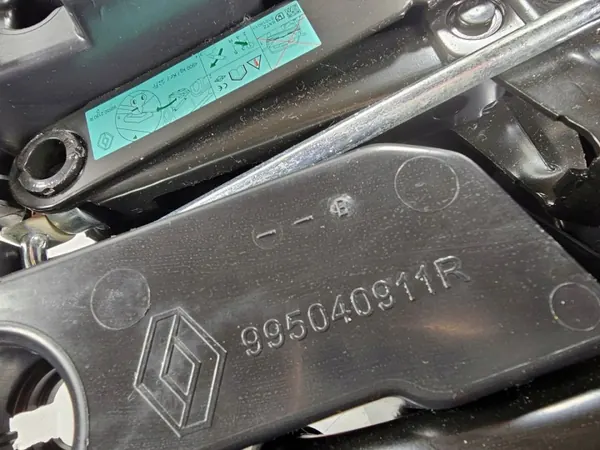 Renault Captur Trekhaakset OEM 995040911R 995502180R image 6