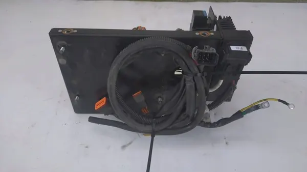 Boîte à fusibles Carrier Xarios 300 350 OEM 625/178 image 2