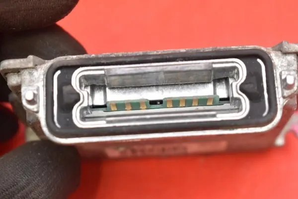 Xenon-virtalähde OEM 4L0907391 Oikea Seat Leon II:lle image 8