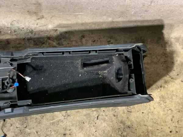 Armleuningtunnel Mercedes W212 OEM A2126805702 image 4