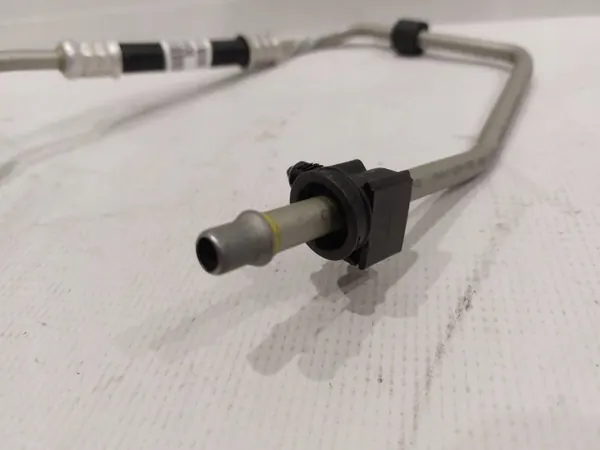 Öljynjäähdytinjohto Chevrolet Camaro OEM 84318909 image 3
