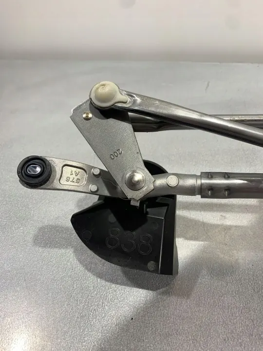 Mitsubishi Outlander ruitenwisserarm OEM FBZ18412 - Gebruikt image 3