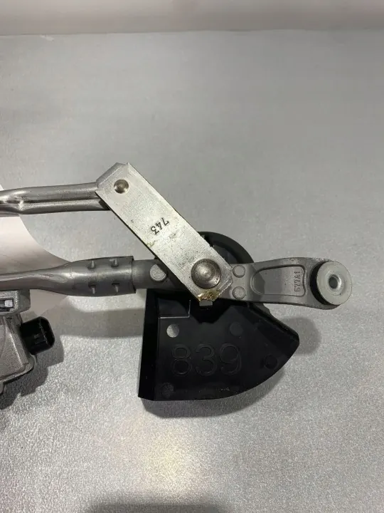 Mitsubishi Outlander ruitenwisserarm OEM FBZ18412 - Gebruikt image 9