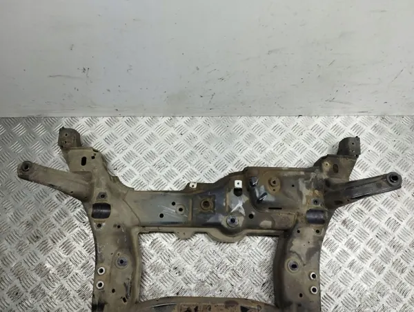 Subchasis delantero Mercedes-Benz OEM AMD84682 Usado image 5
