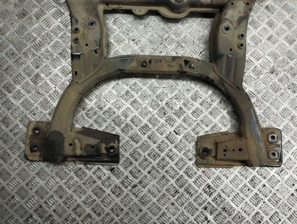 Subchasis delantero Mercedes-Benz OEM AMD84682 Usado image 9