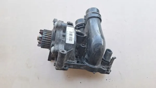 Vattenpump Audi A4 B8 2.0 TFSI 06H121026BA image 3