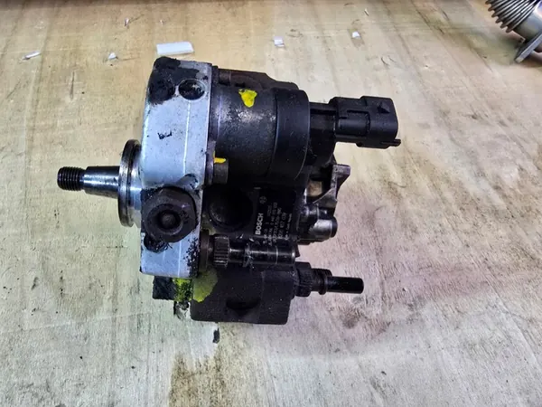 Brandstofpomp RENAULT 2.5 DCI 8200457039 image 2