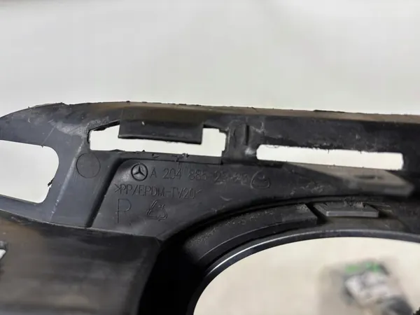 Mercedes C-Klass Höger Stötfångargrill A2048852523 image 3